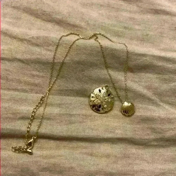 Jewelry - NWOT Shell Necklace 2 Pendants